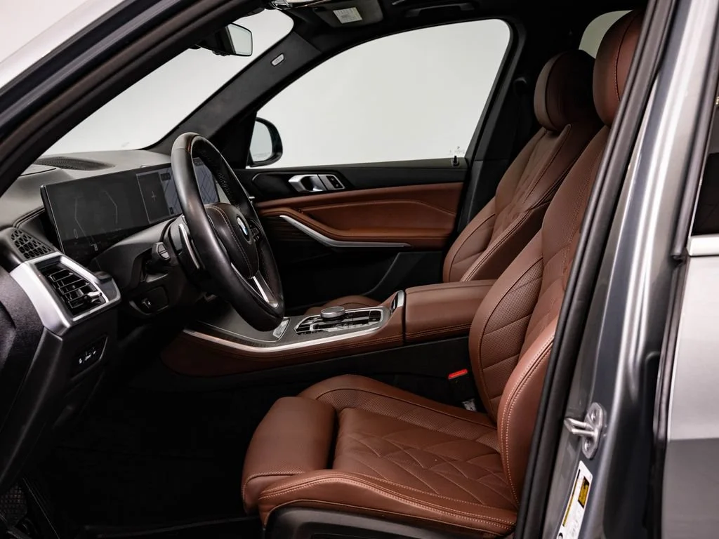 Used 2024 Skyscraper Grey Metallic BMW xDrive40i image 24