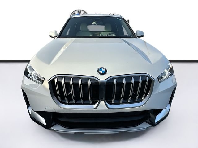 New 2026 White BMW xDrive28i image 2