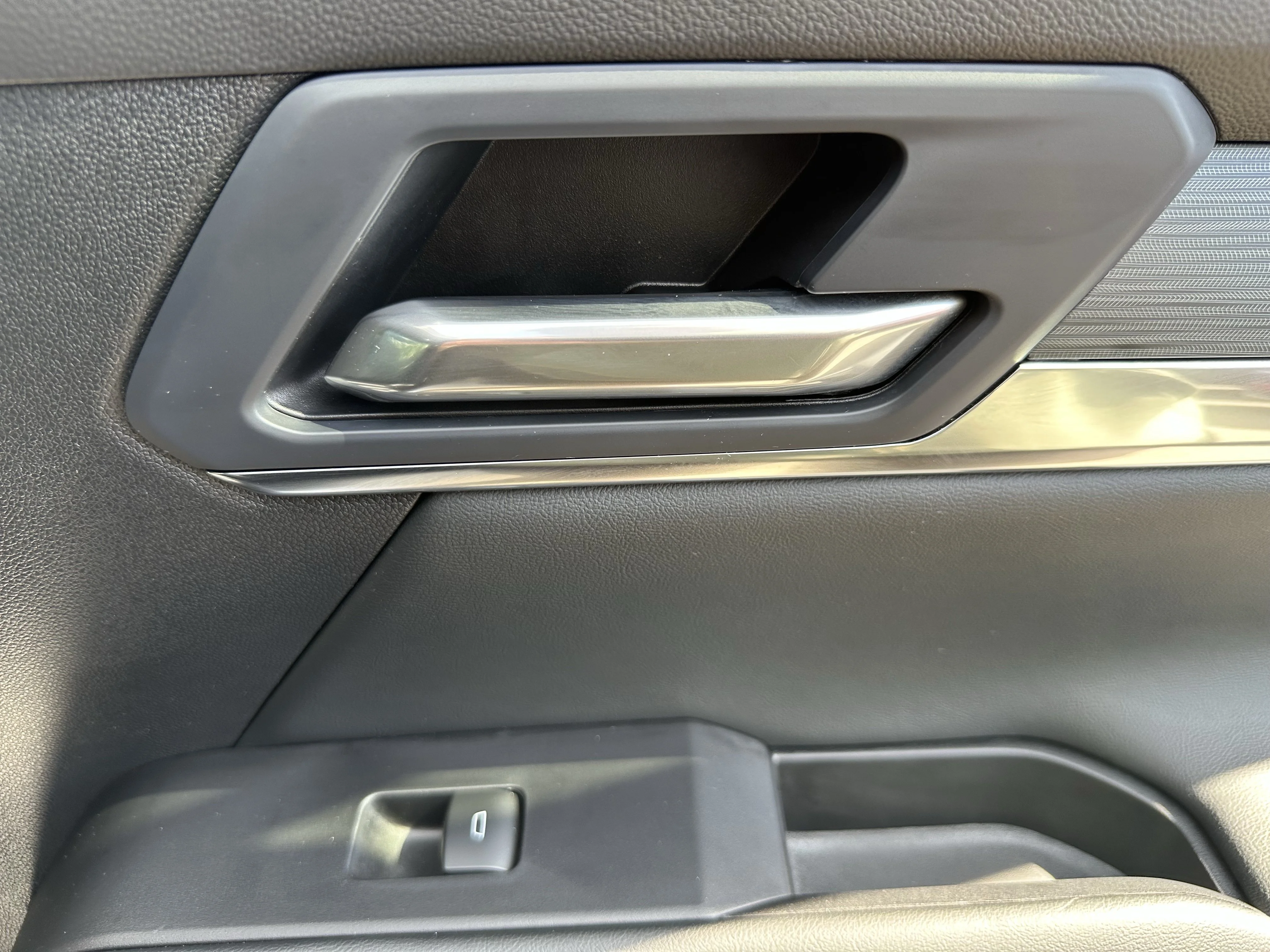 Certified Used 2026  GMC AWD Elevation image 20