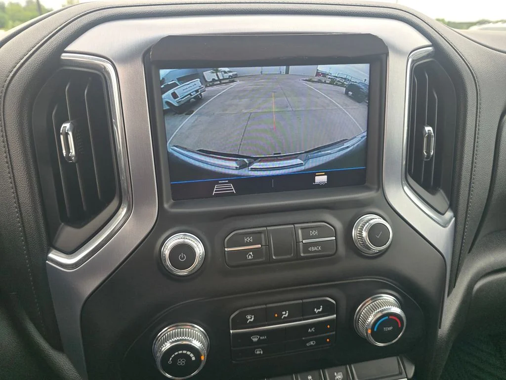 Used 2023 White GMC SLE image 26