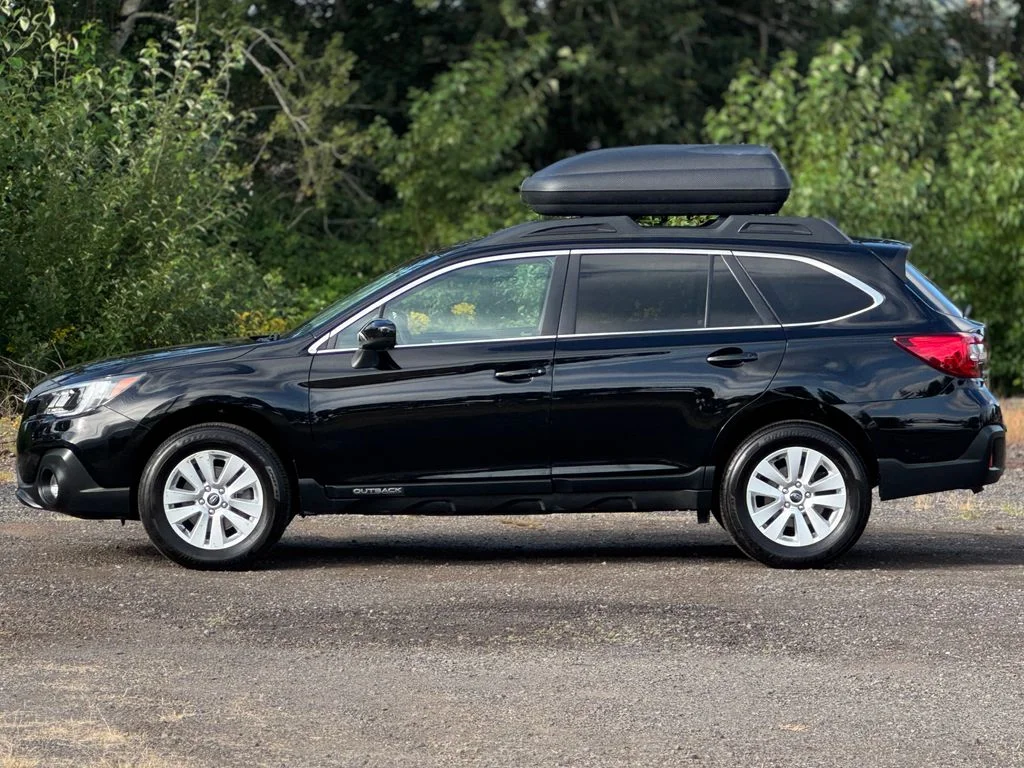 Used 2018 Crystal Black Silica Subaru 2.5i Premium image 4
