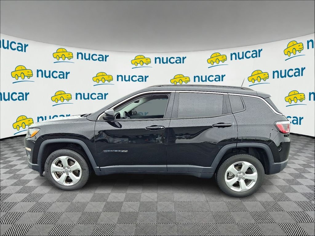 Used 2019 Black Jeep Latitude image 4