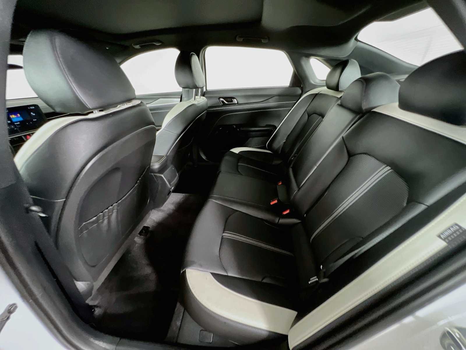 Used 2026 Snow White Pearl Kia GT-Line image 26