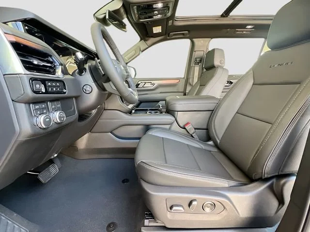 2026 GMC Yukon XL Denali - Photo 15