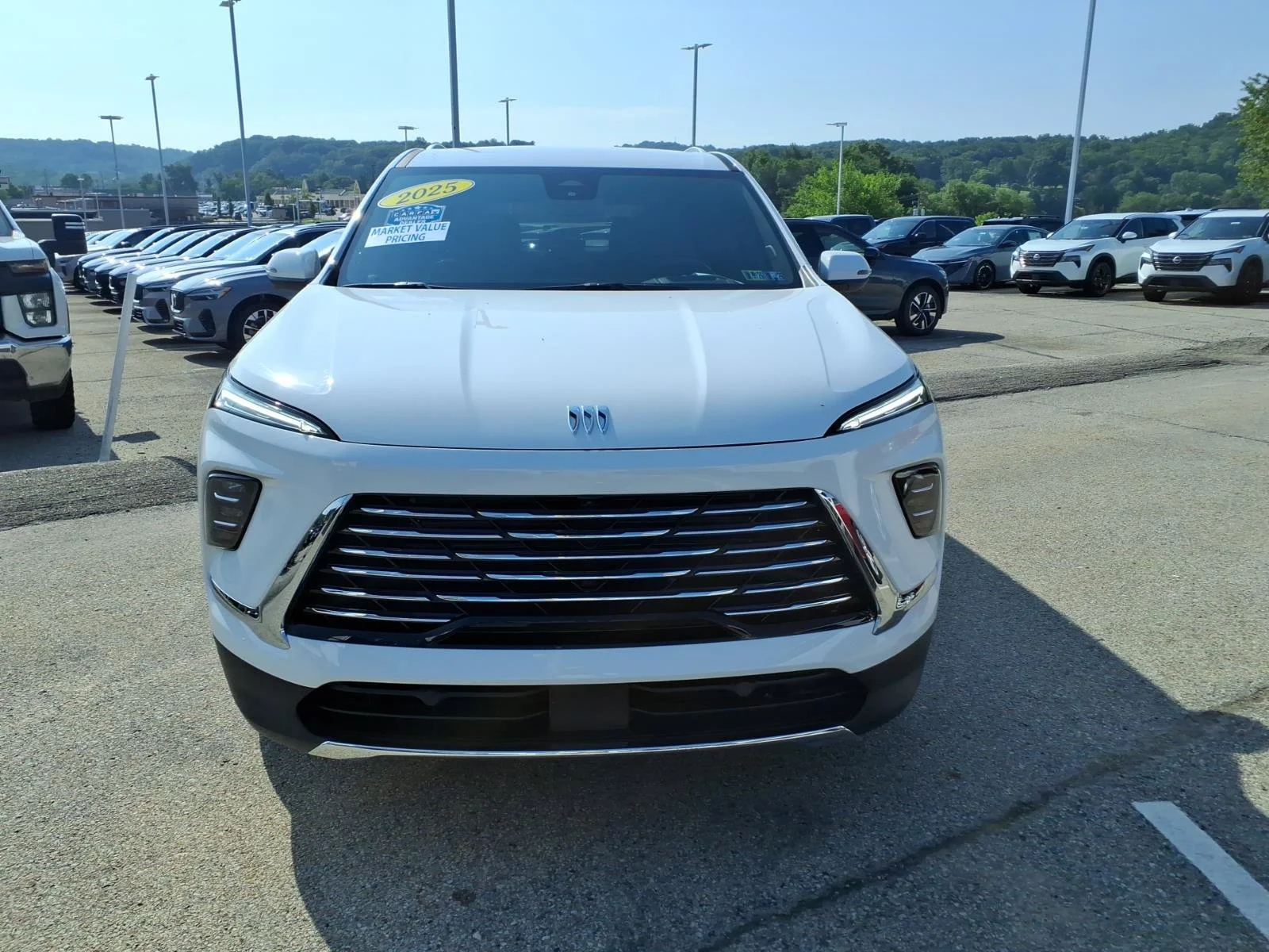 Used 2025 Summit White Gaz Buick Preferred image 8