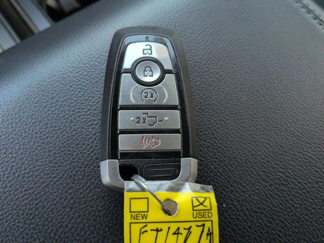 Used 2022 Blue Metallic Ford Lariat image 28