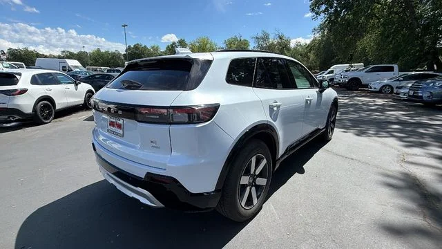 New 2026 Frostline White Pearl Honda AWD Touring image 4