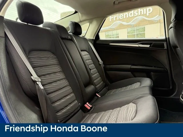 Used 2016 Blue Ford SE image 33