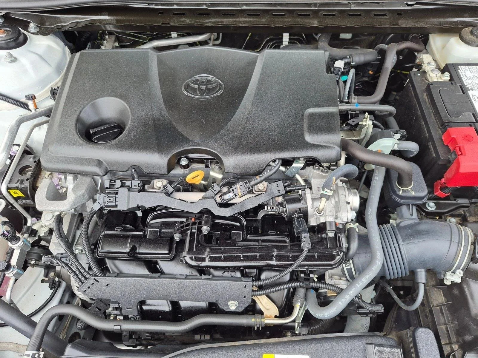 Used 2021 Super White Toyota LE image 22