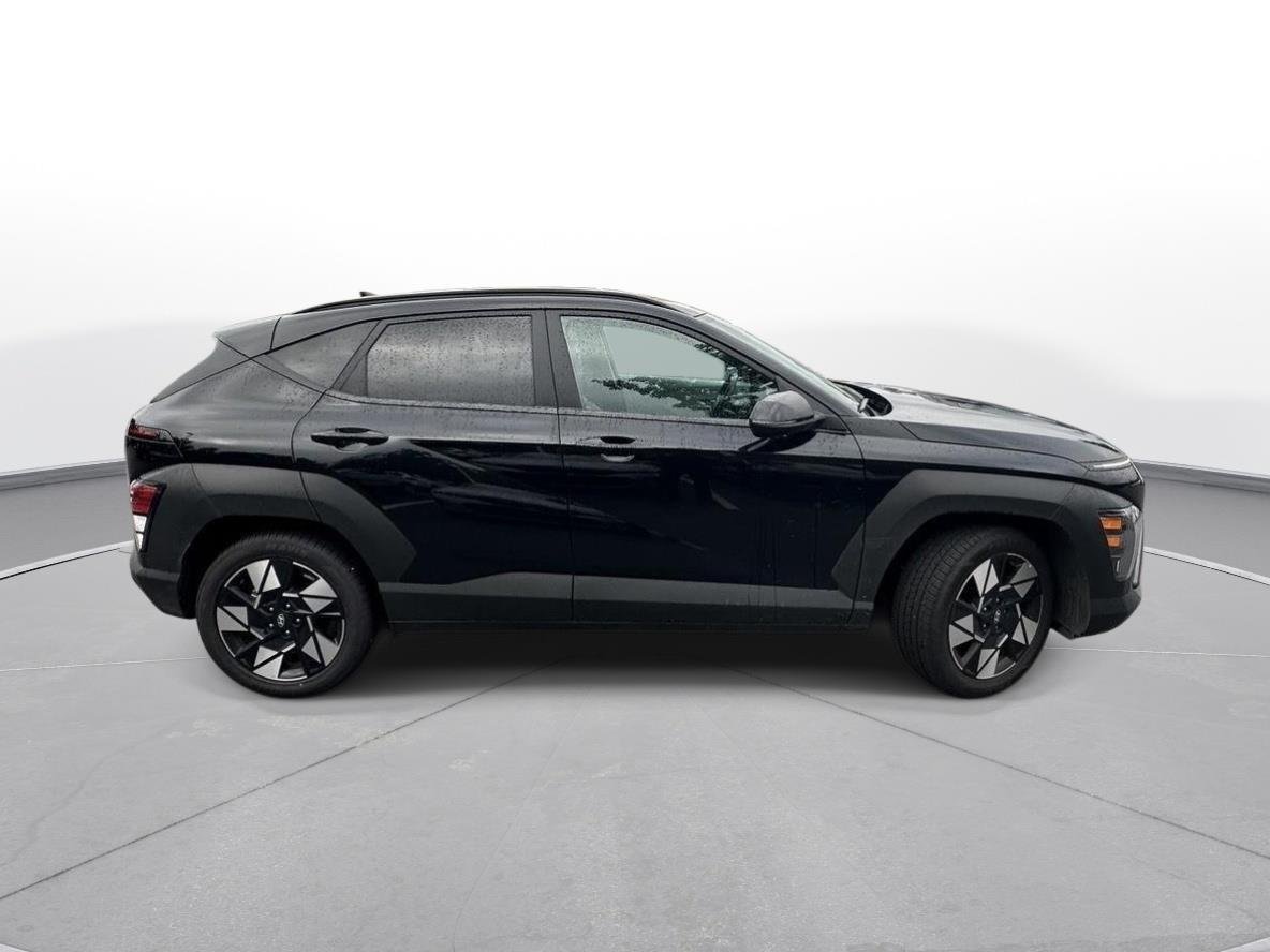 Used 2025 Abyss Black Pearl Hyundai SEL image 5