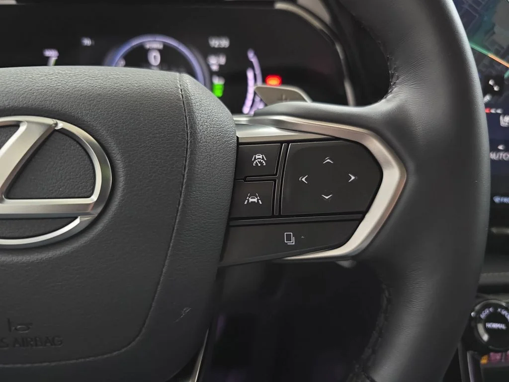 Certified Used 2025 Green Lexus 450h+ Luxury image 18