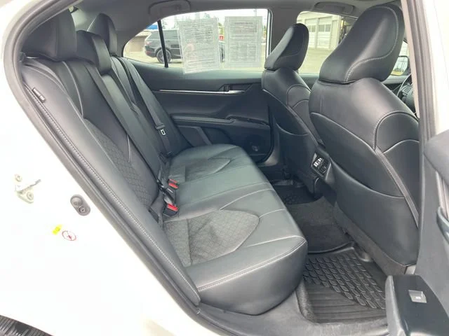 Used 2019 Wind Chill Pearl/Midnight Black Metallic Toyota XSE V6 image 10