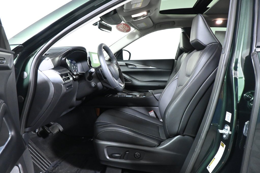 Certified Used 2026  INFINITI LUXE image 3