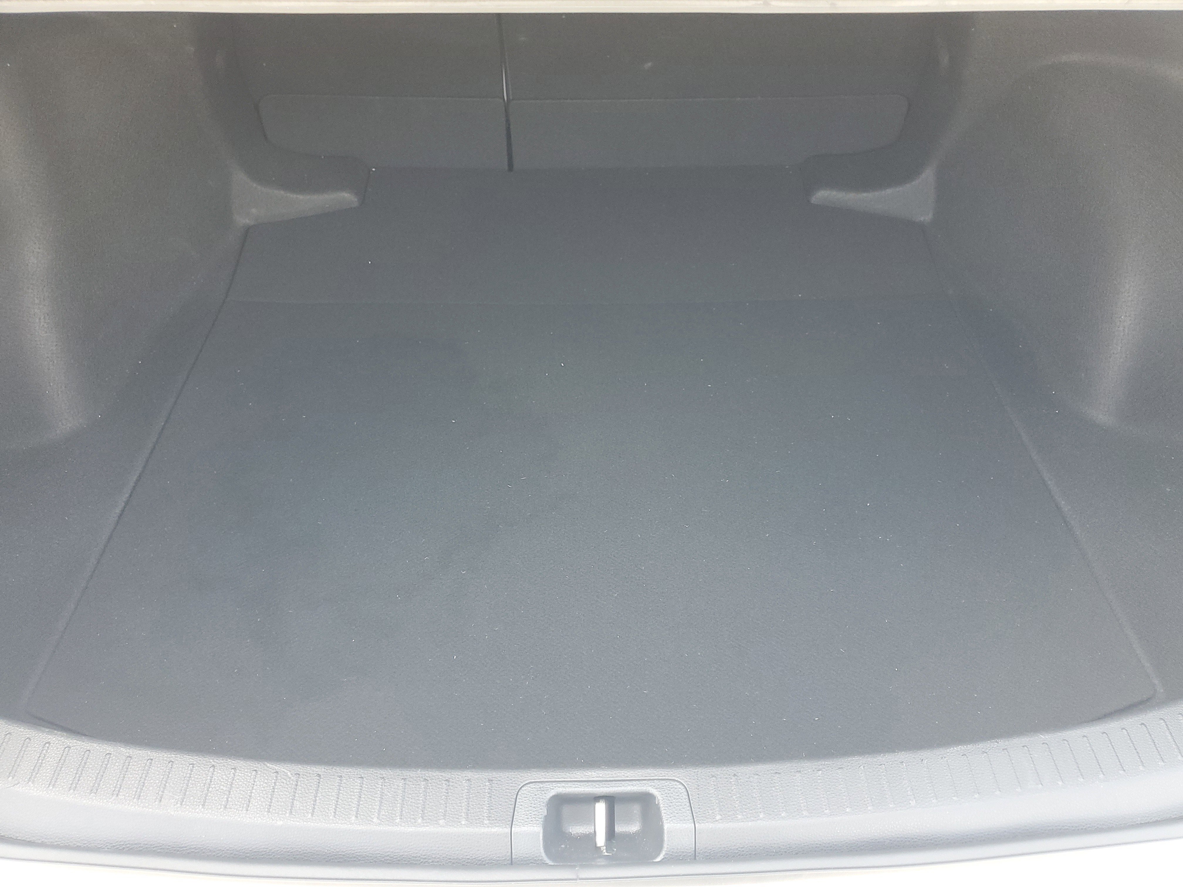 Used 2024 Ice Toyota SE image 9
