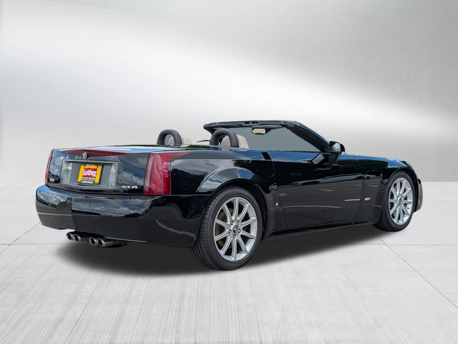 Used 2006 Black Raven Cadillac  image 7
