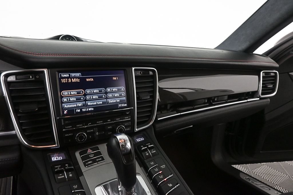 Used 2015  Porsche GTS image 13