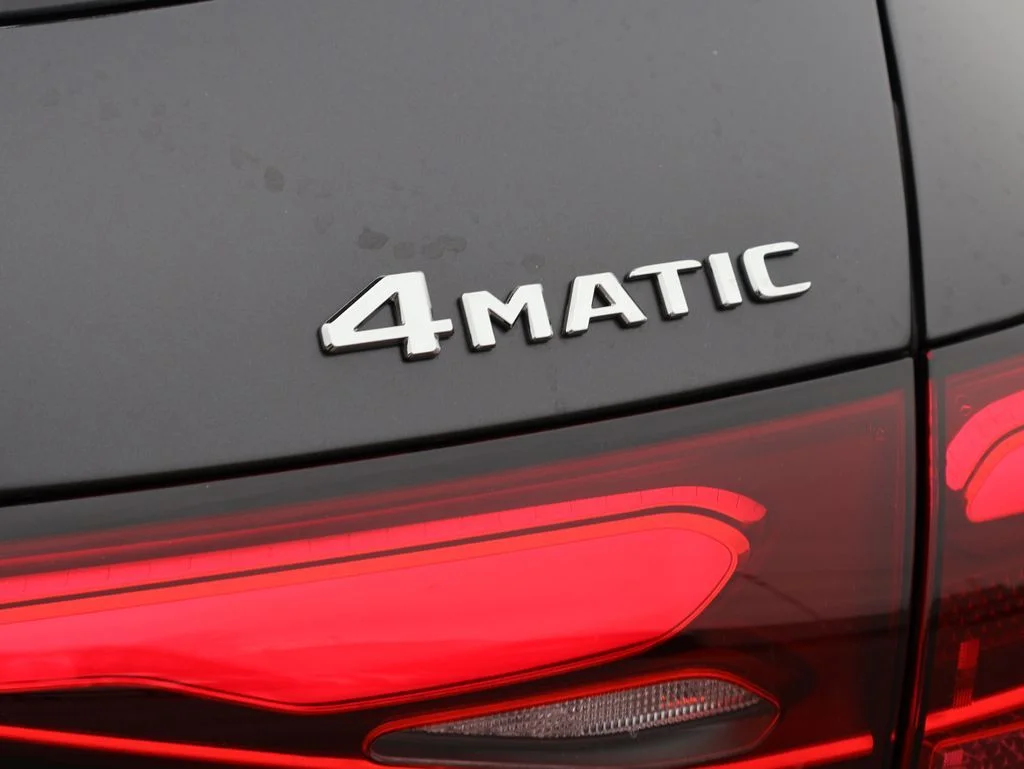 New 2026 MANUFAKTUR Graphite Gray Magno Mercedes-Benz GLC 300 image 9