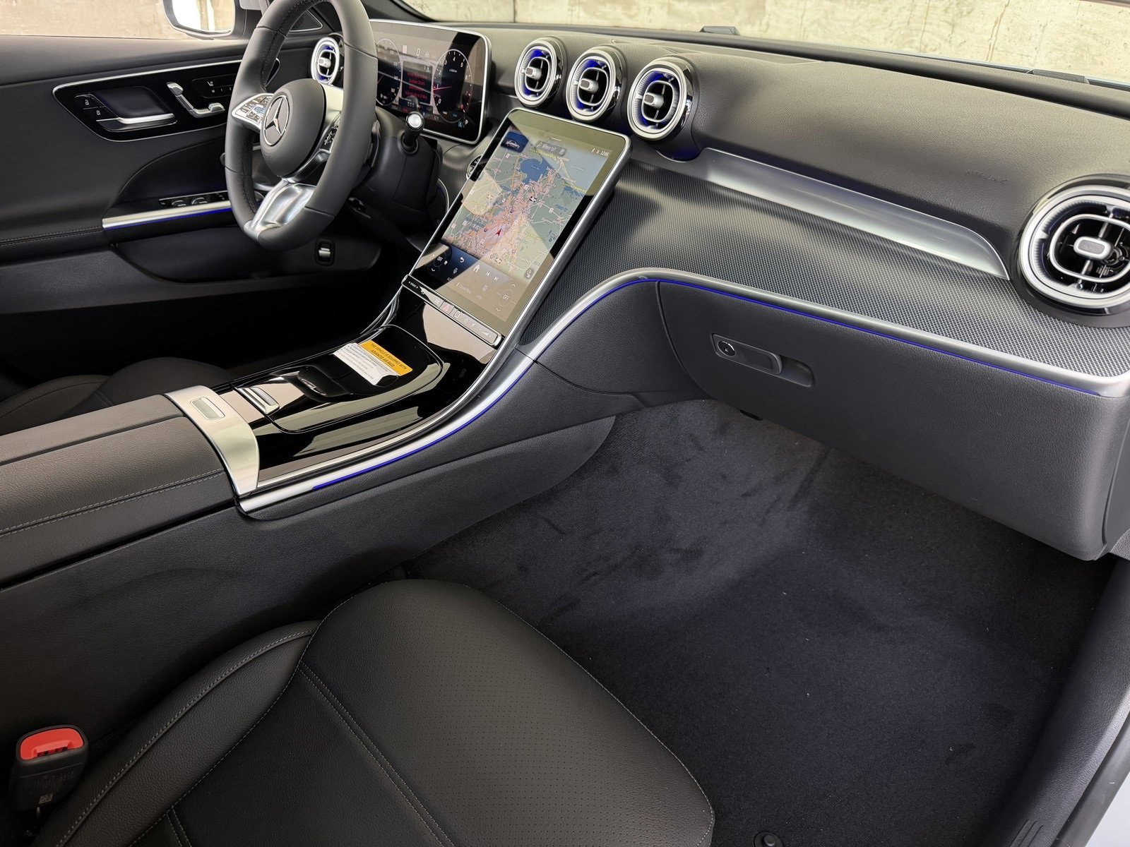 New 2026 MANUFAKTUR Alpine Grey Mercedes-Benz C 300 image 37