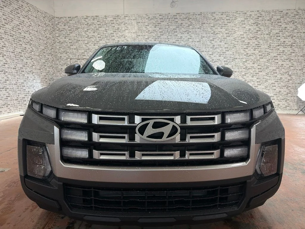 New 2027 Hampton Gray Hyundai SE image 2
