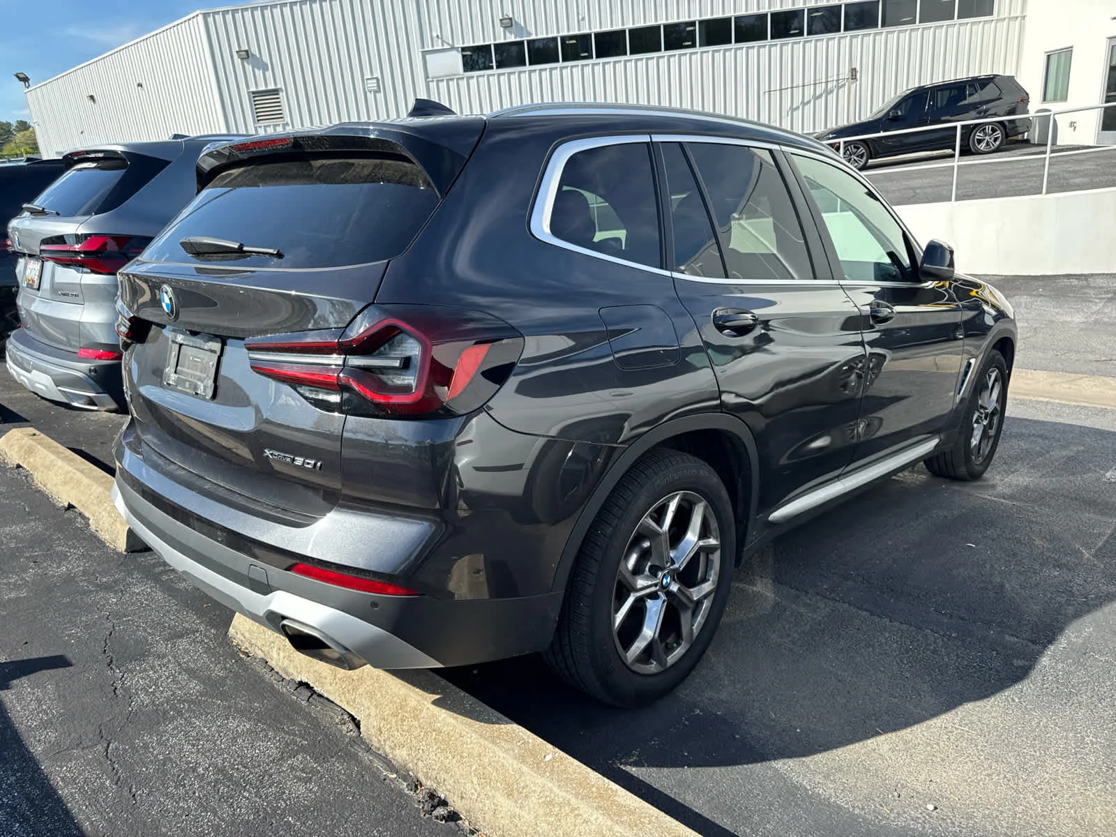 Used 2024 Dark Graphite Metallic BMW xDrive30i image 11