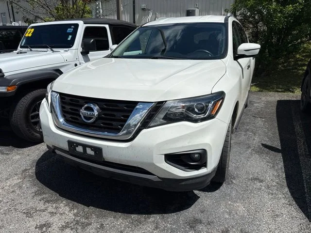 Used 2019 White Nissan SL image 5
