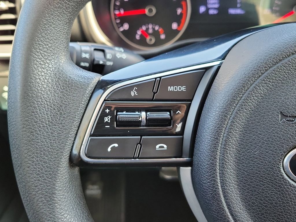 Used 2022 Red Kia LX image 27