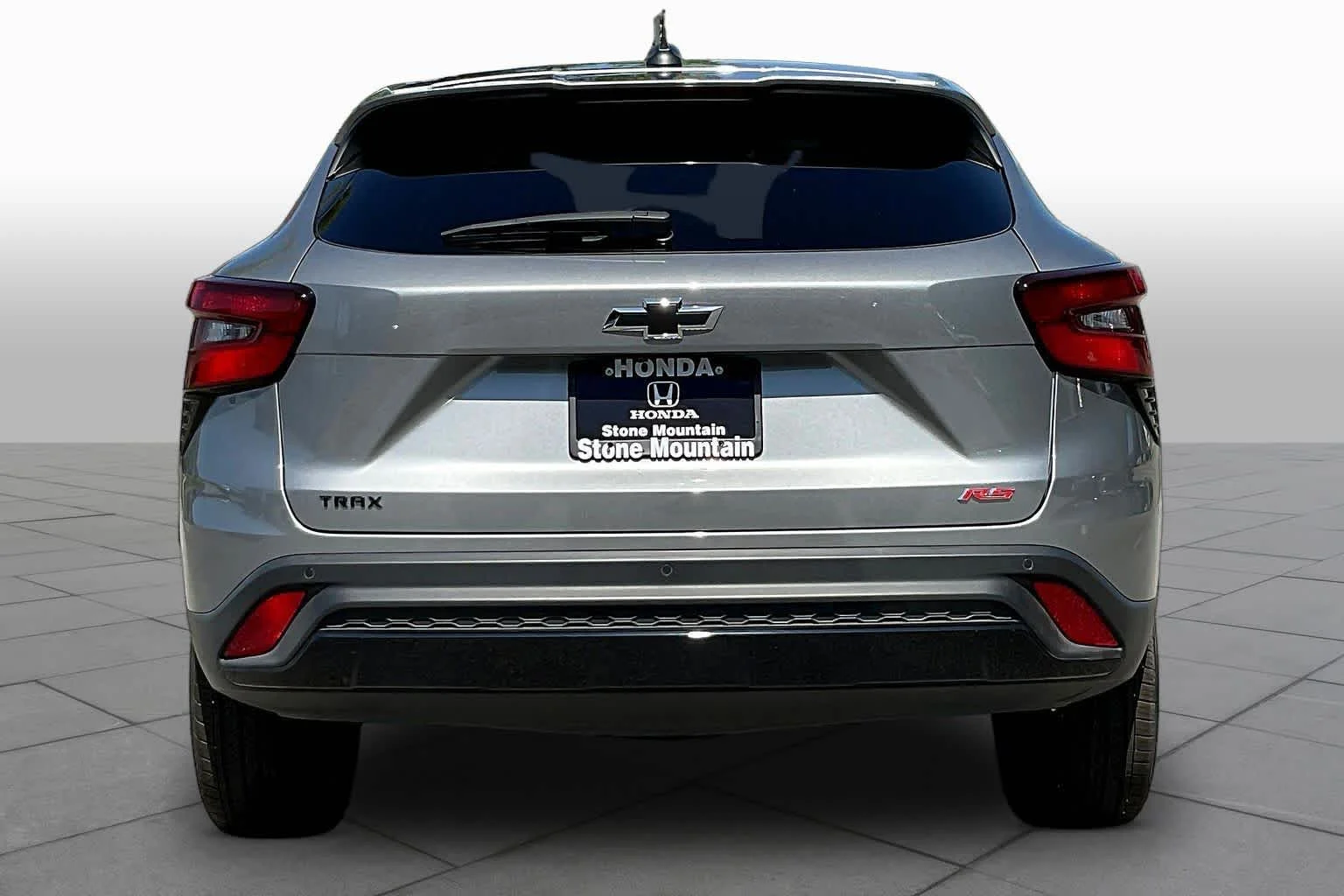 Used 2025 Sterling Gray Metallic Chevrolet 1RS image 5