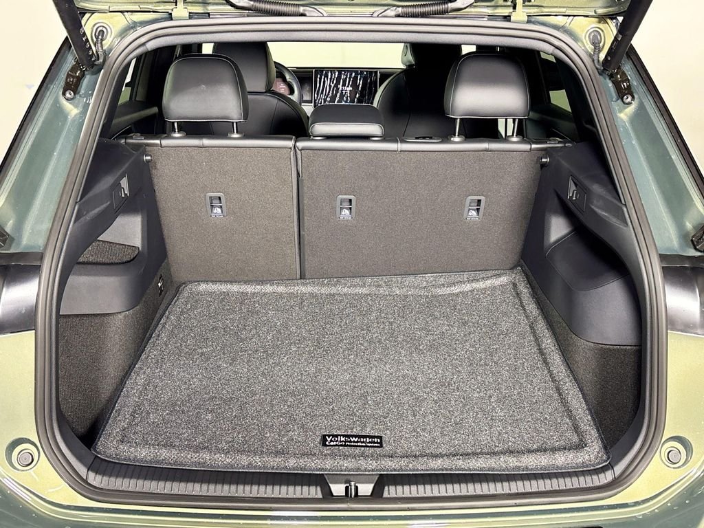 New 2026 Avocado Green w/Deep Black Roof Volkswagen SE R-Line Black image 21