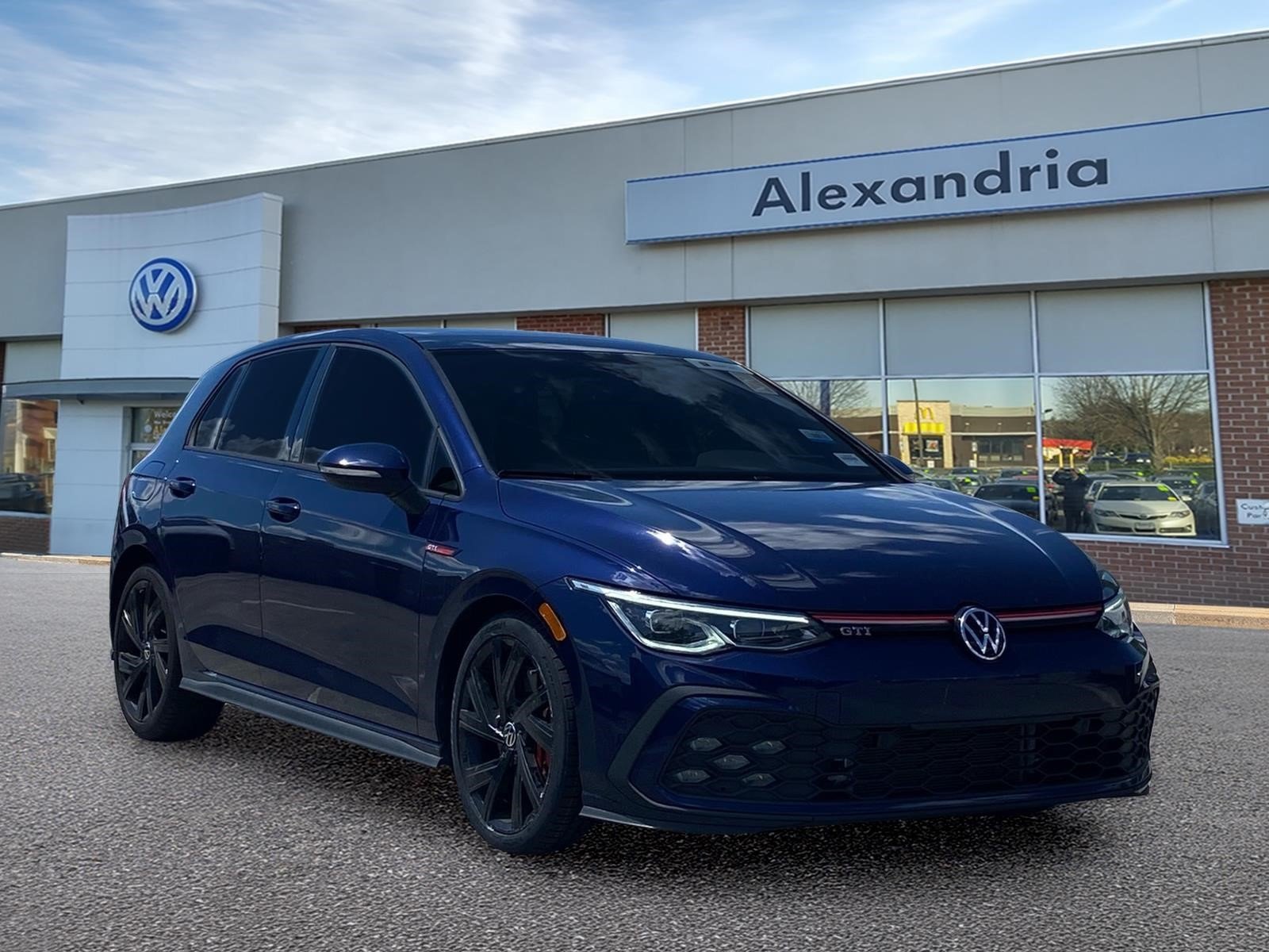 2022 Volkswagen Golf GTI 2.0T SE 4-door's photo