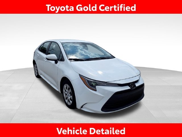 Used 2025 White Toyota LE image 3