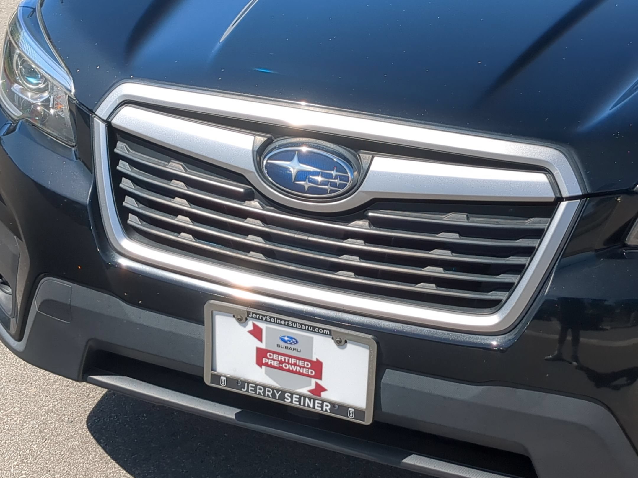 Used 2019 Crystal Black Silica Subaru Premium image 9