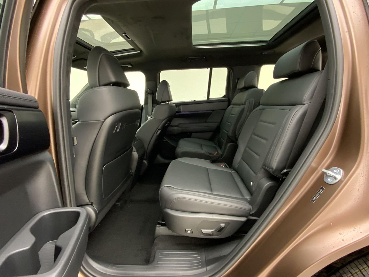 New 2026 Earthy Brass Matte Hyundai Calligraphy AWD image 13