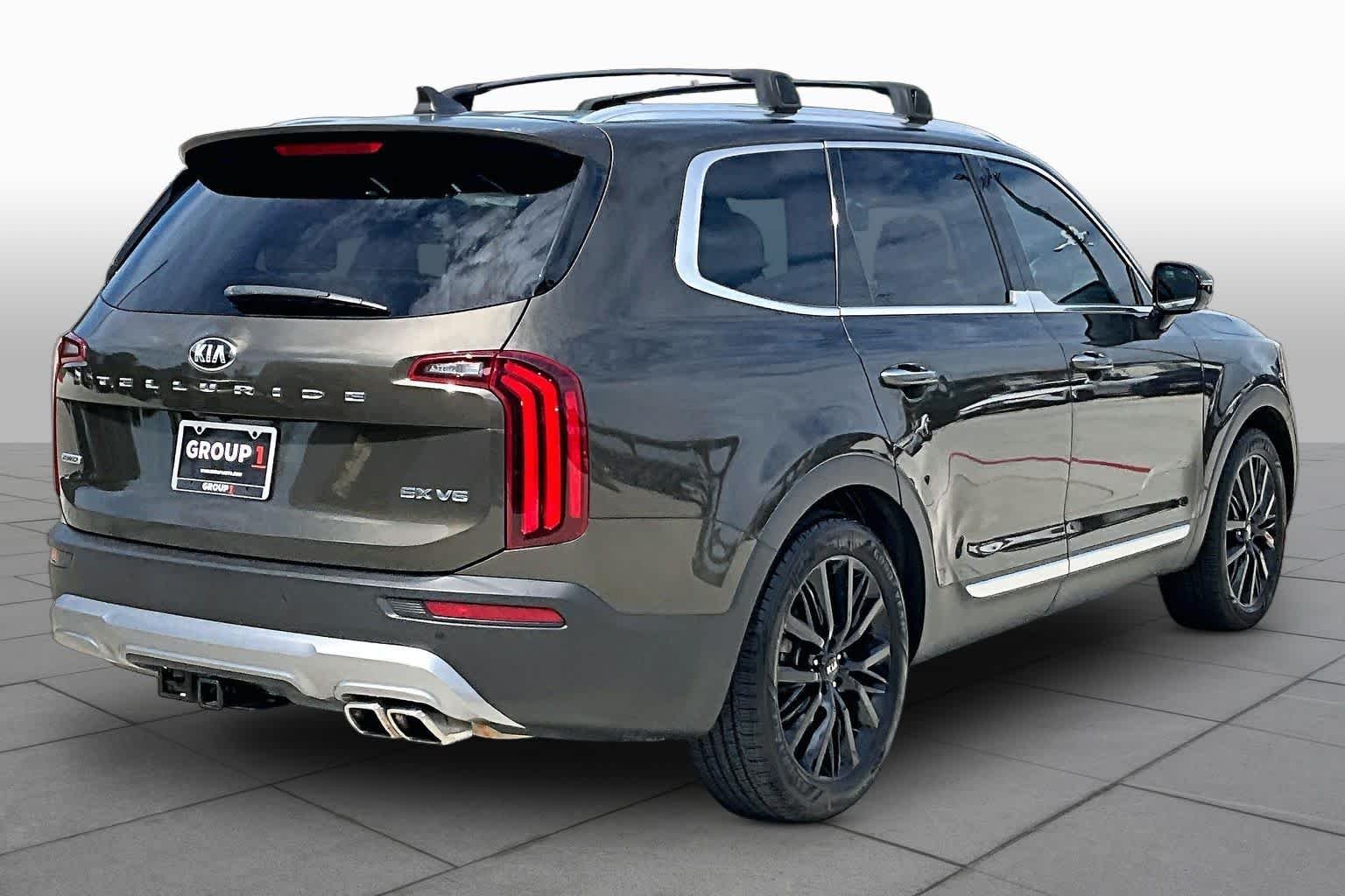 Used 2020 Dark Moss Kia SX image 12