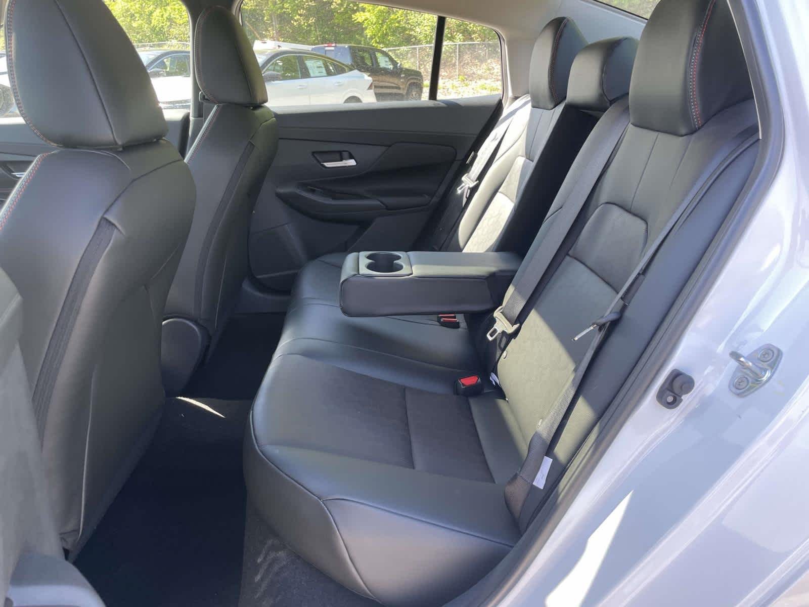 New 2026 Aspen White Tricoat/Super Black Nissan SR image 18