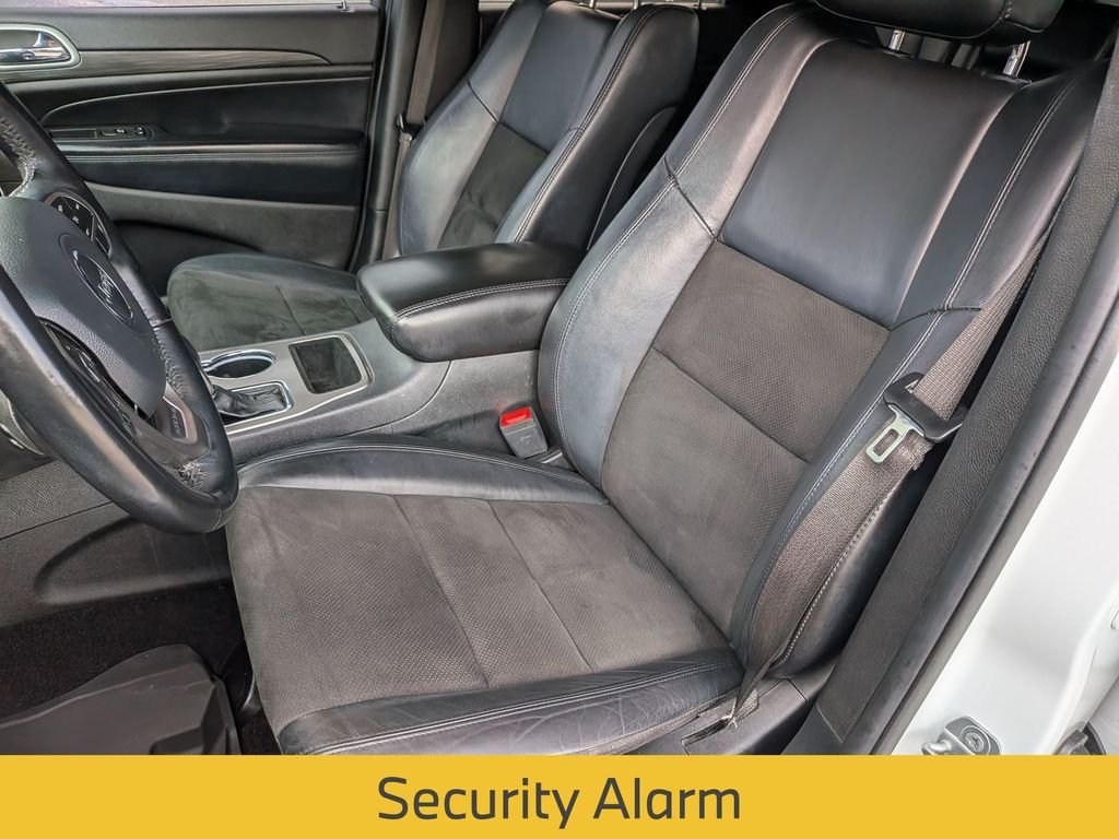 Used 2021 White Jeep Laredo X image 15