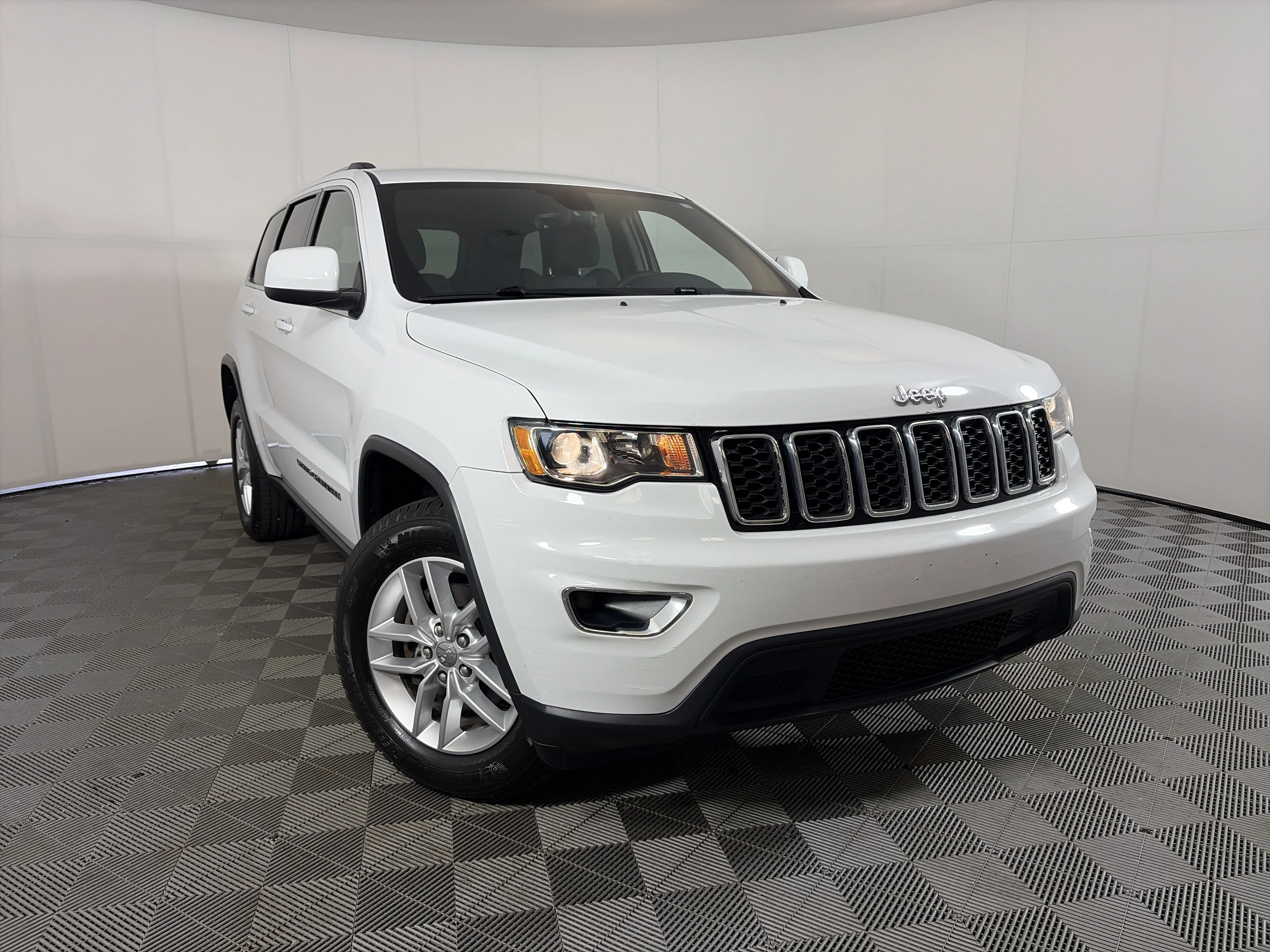 2018 Jeep Grand Cherokee Laredo E