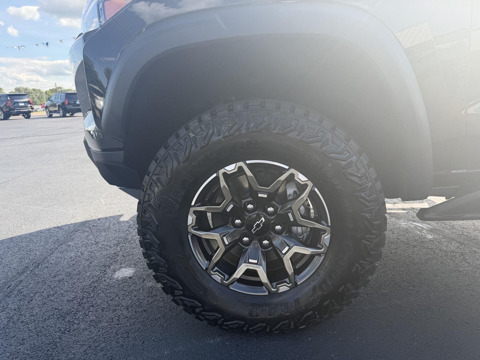 2026 Chevrolet Colorado ZR2 - Photo 20