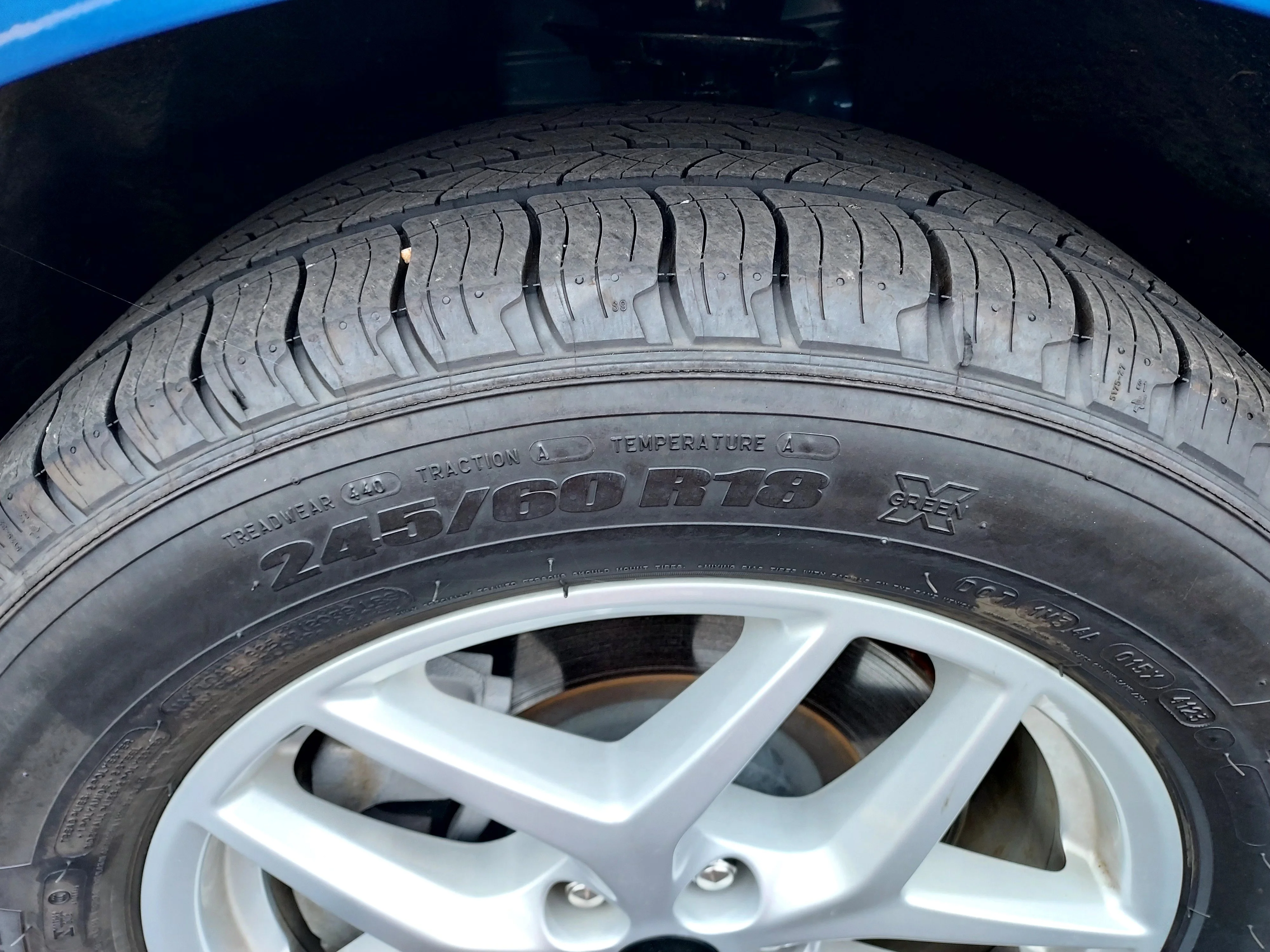 Used 2024 Blue Ford SEL image 3