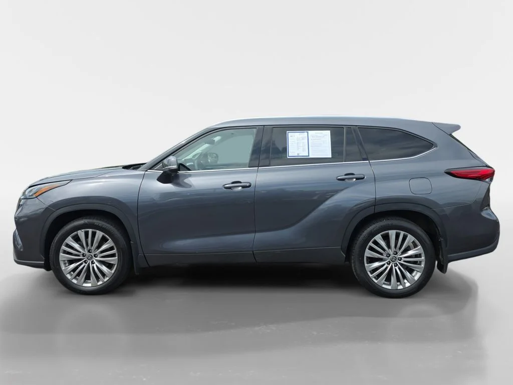 Used 2023 Magnetic Gray Metallic Toyota Platinum image 7