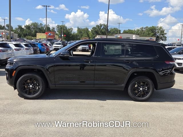New 2026 Diamond Black Crystal Pearl-Coat Exterior Paint Jeep Altitude image 4