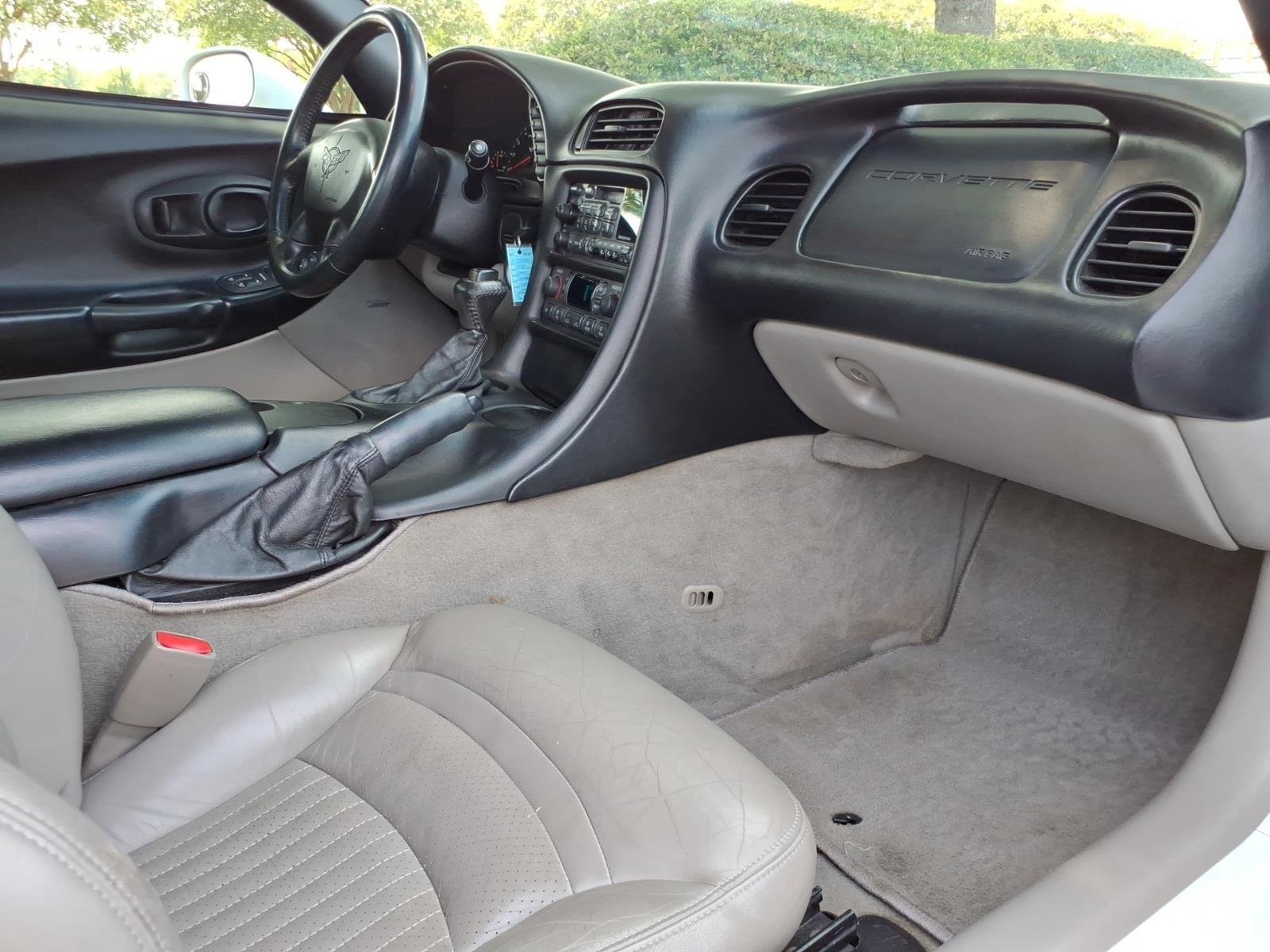 Used 1997 Arctic White Chevrolet  image 20
