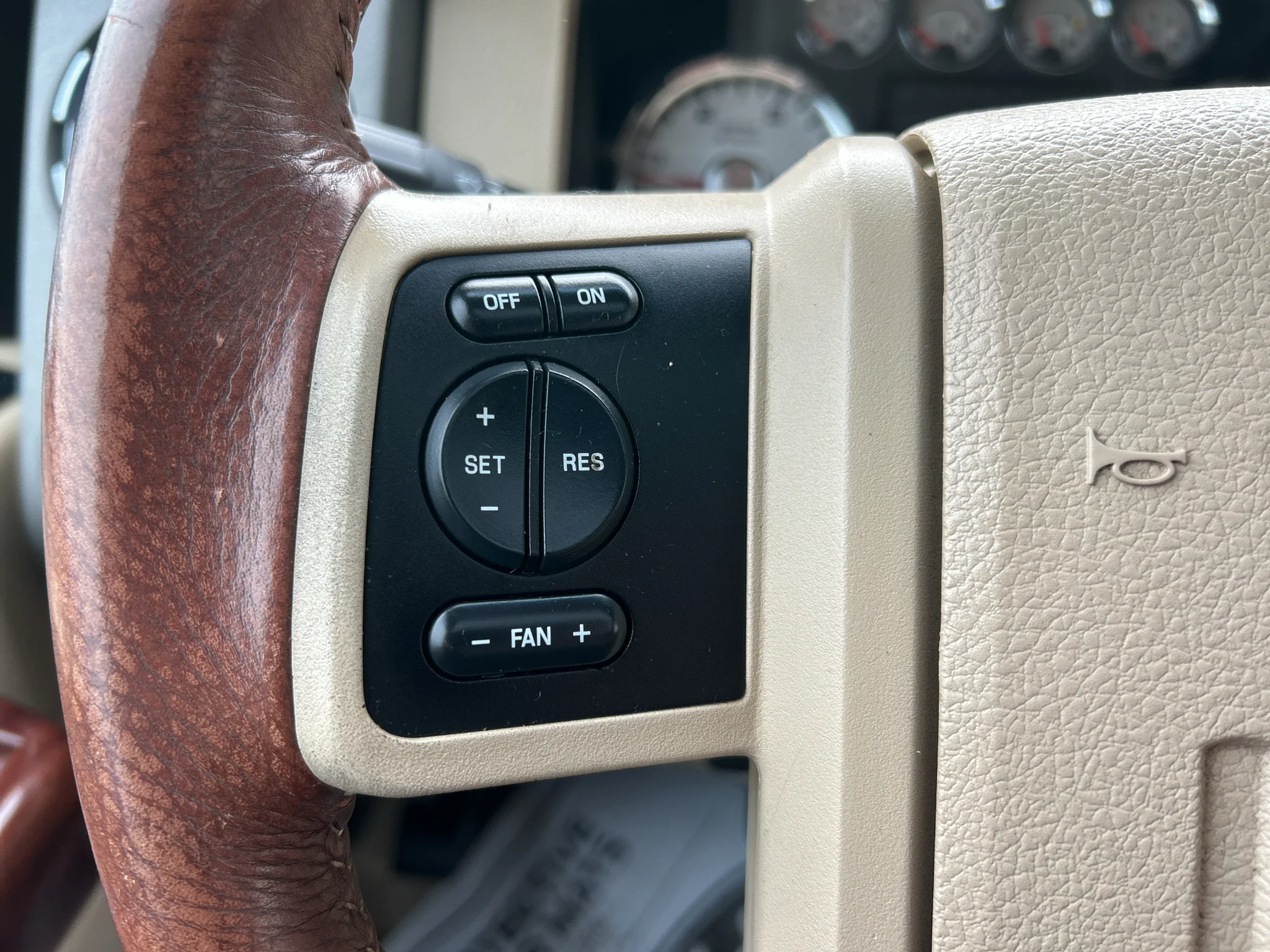 Used 2008 Dark Blue Pearl Clearcoat Metallic Ford King Ranch image 14