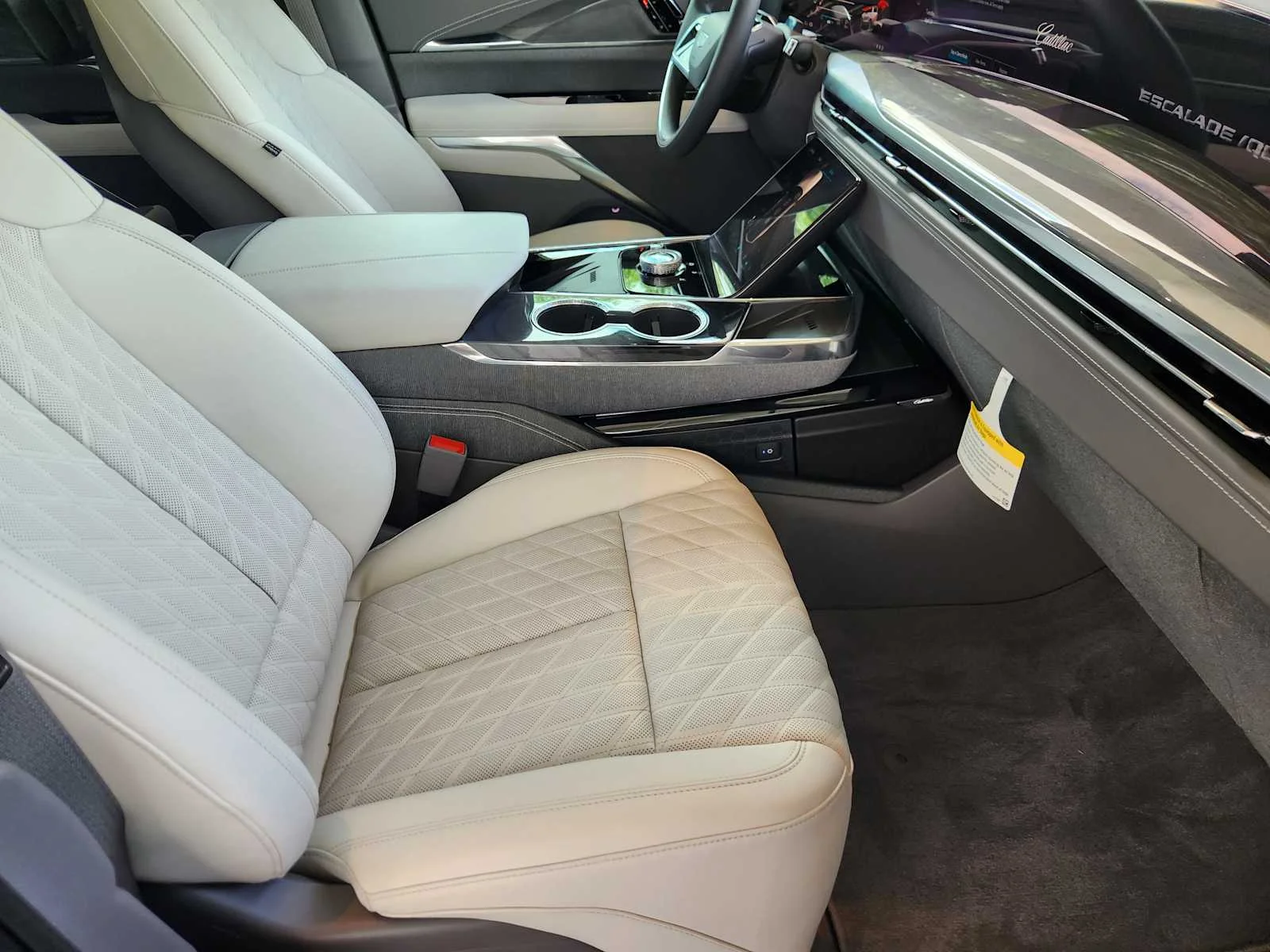 New 2026 Luna Metallic Cadillac Sport image 9