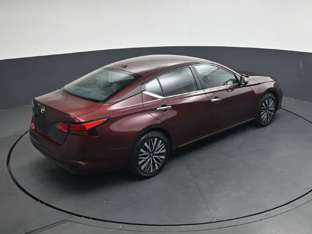 Used 2025 Red Nissan 2.5 SV image 24