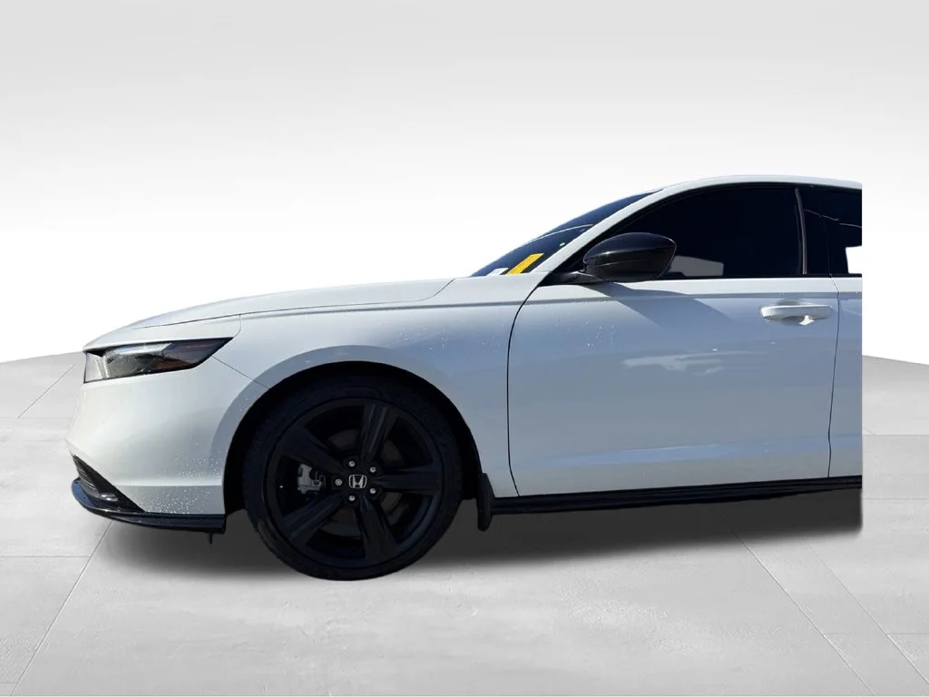Used 2023 White Honda Sport-L image 22