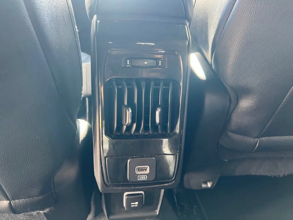 Used 2025 White Jeep Limited image 25