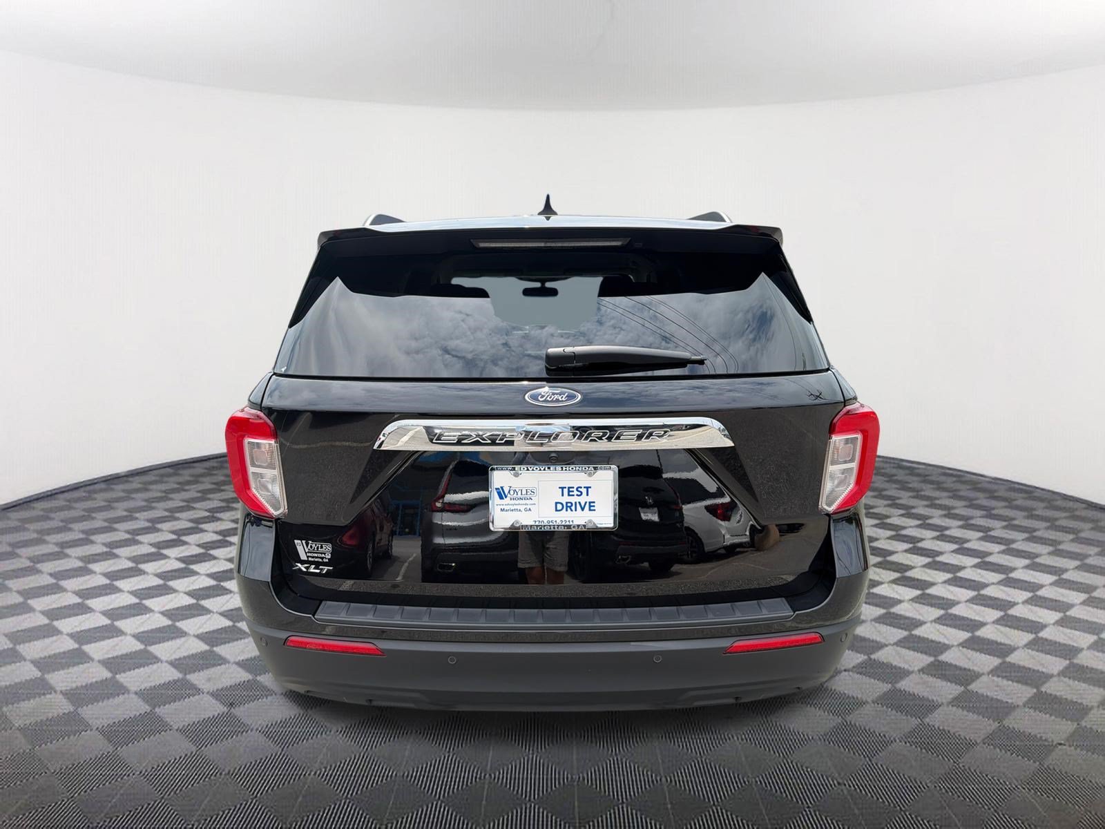 Used 2023 Agate Black Metallic Ford XLT image 6