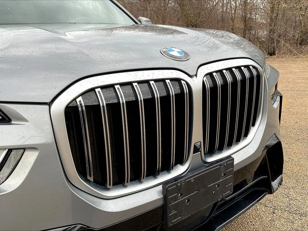 Used 2024 Gray Metallic BMW xDrive40i image 32