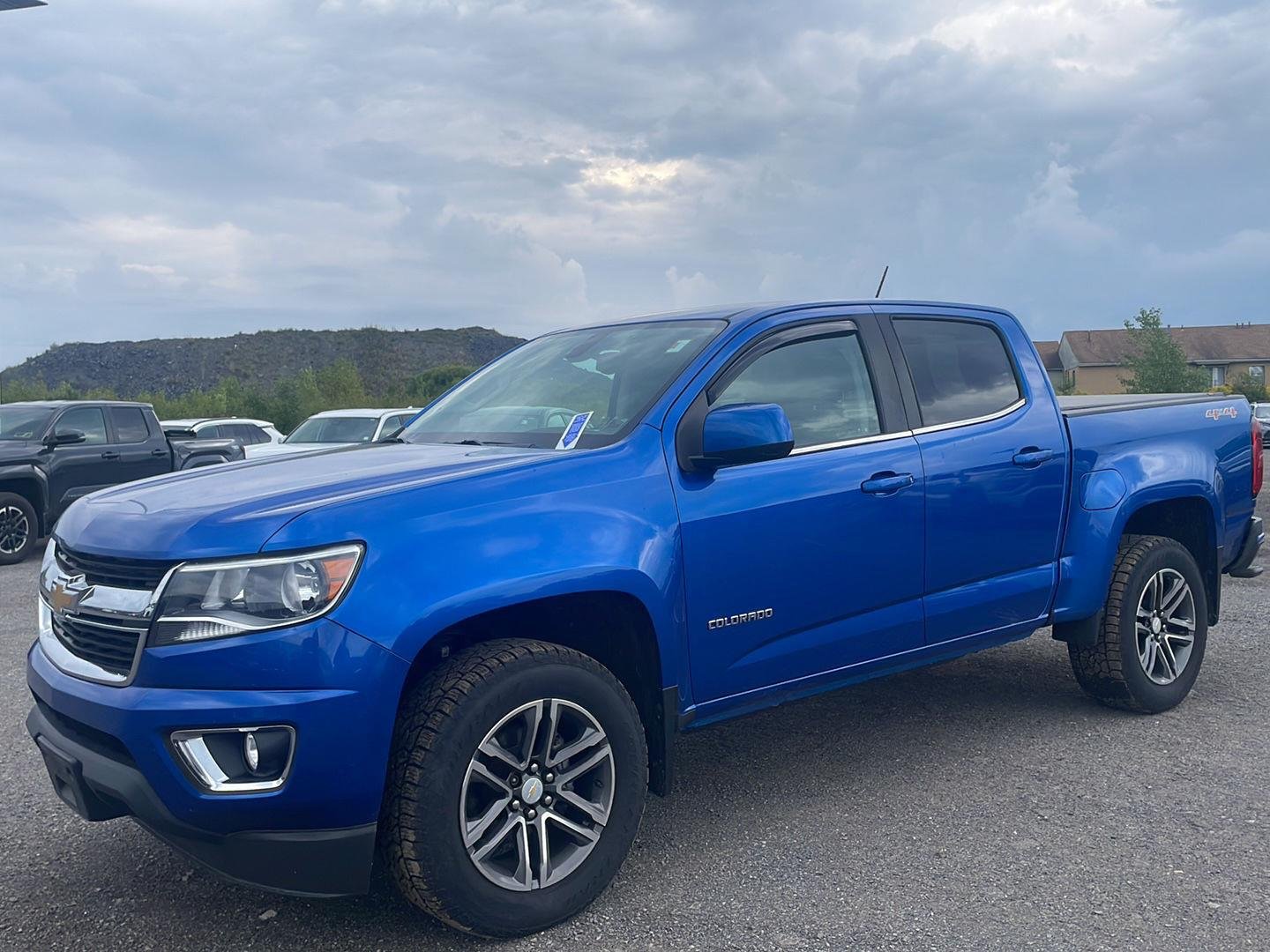 Used 2019 Kinetic Blue Metallic Chevrolet 4WD LT image 7