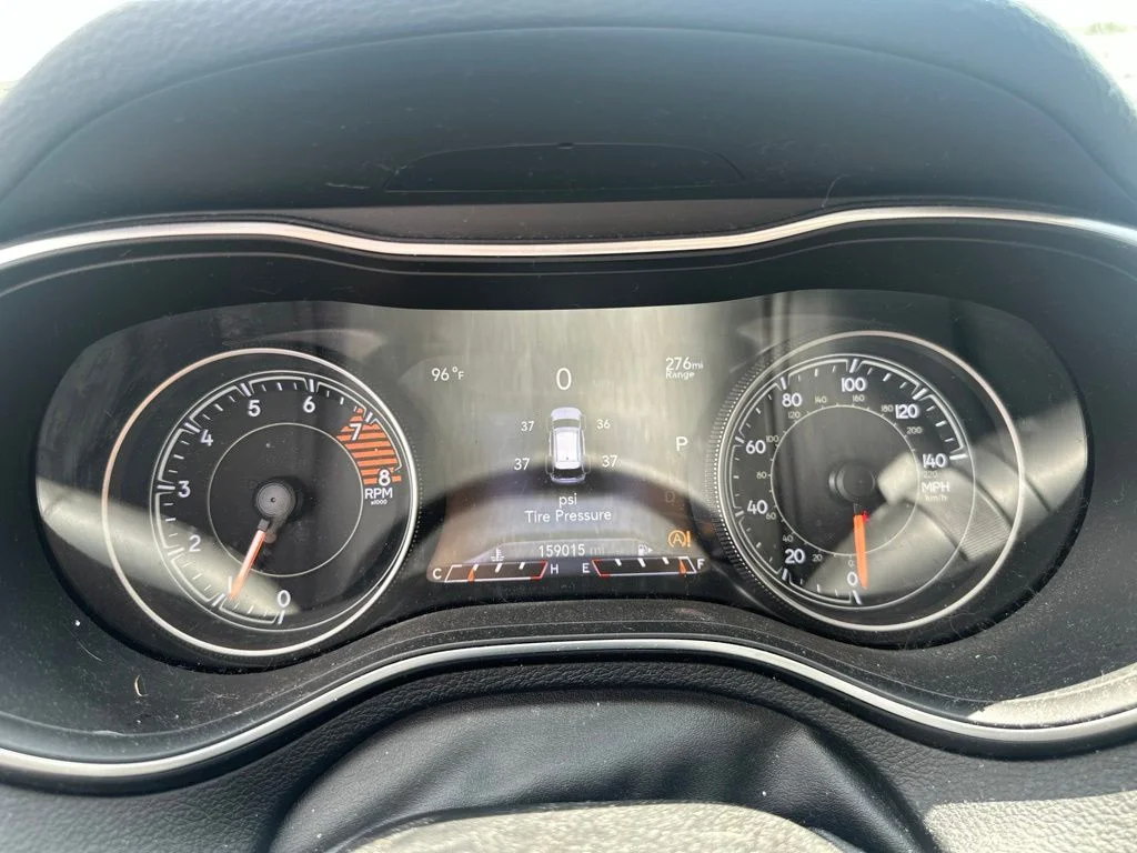 Used 2019 Crystal Metallic Jeep Limited image 22